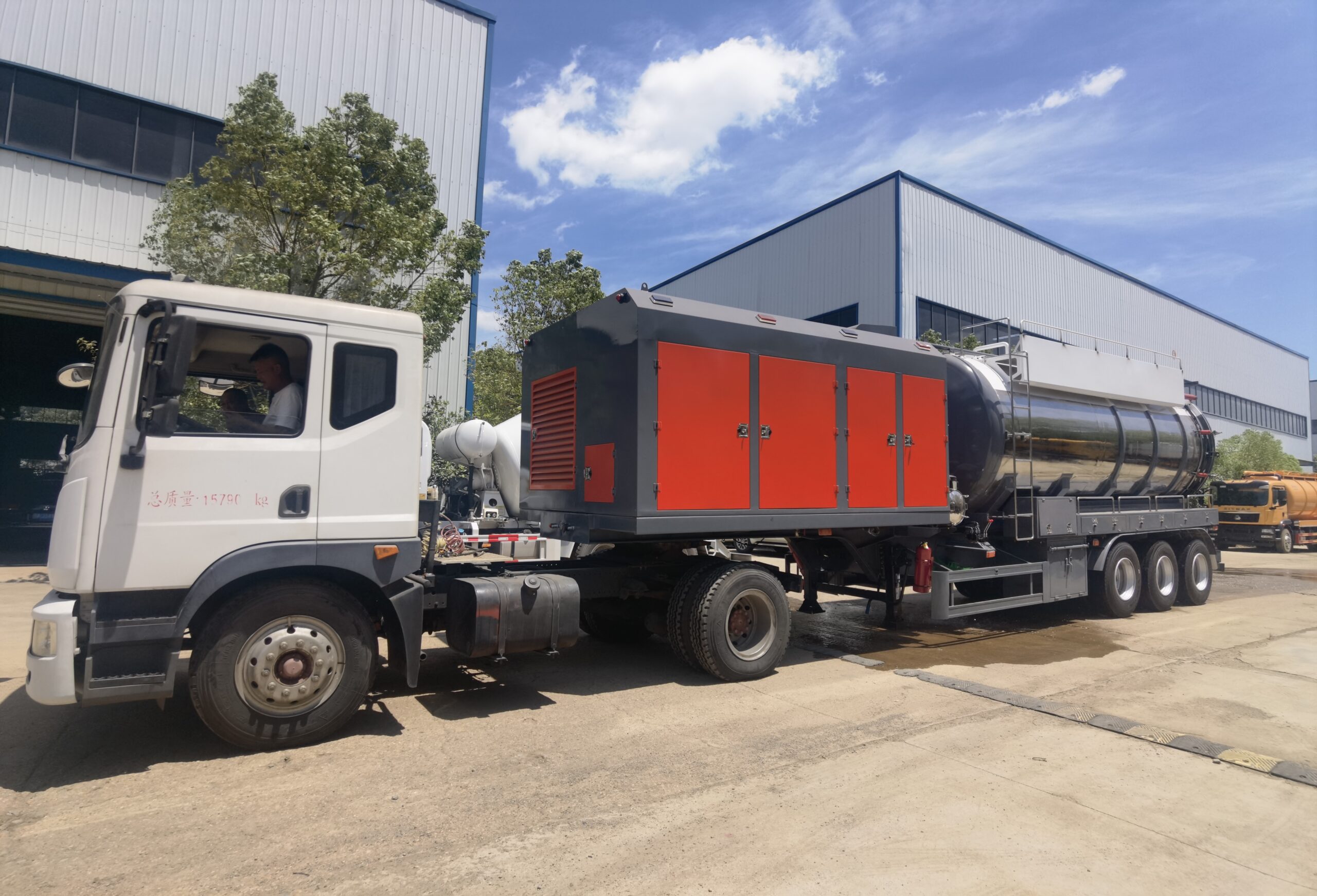 Semi-trailer cleaning and suction tank system