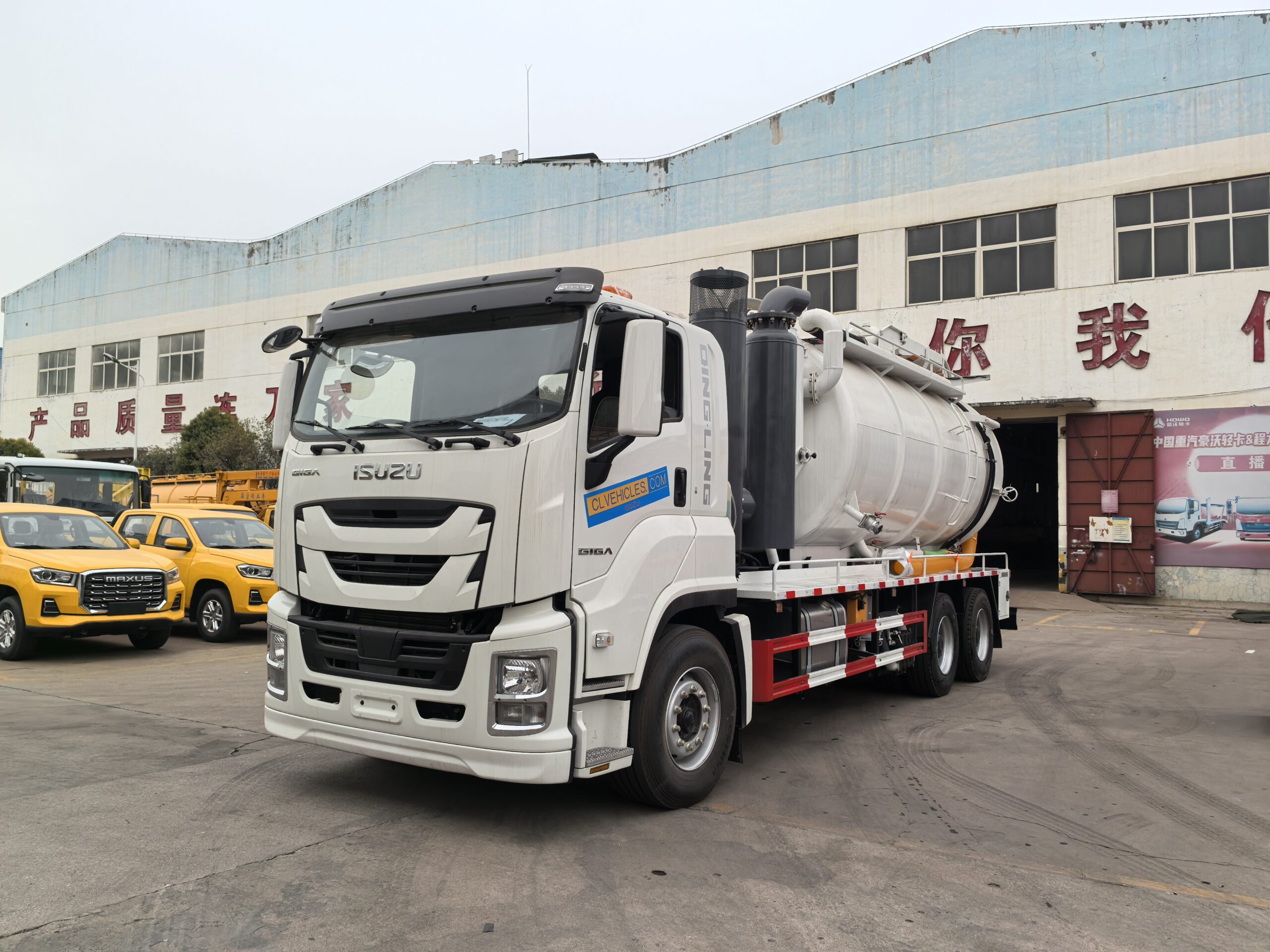 Rear tandem axle Isuzu OMEGA wastewater circulation truck